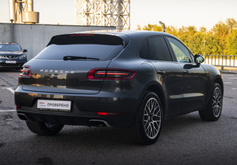 Подержанный автомобиль Porsche Macan 2016 года (5 фото)