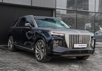 Подержанный автомобиль Hongqi E-HS9 2023 года (3 фото)