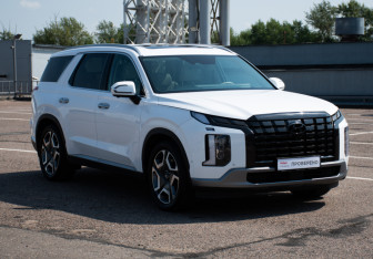 Подержанный автомобиль Hyundai Palisade 2023 года (3 фото)