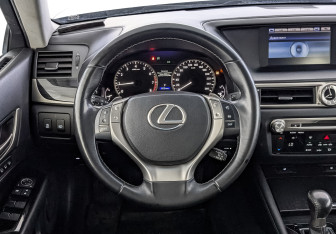 Подержанный автомобиль Lexus GS 2013 года (21 фото)