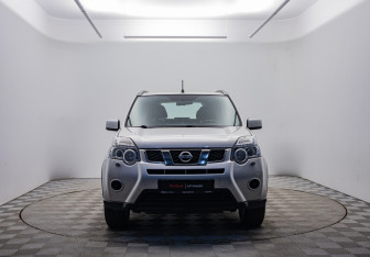 Подержанный автомобиль Nissan X-Trail 2012 года (2 фото)