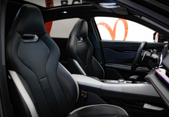 Подержанный автомобиль Changan UNI-V 2023 года (31 фото)