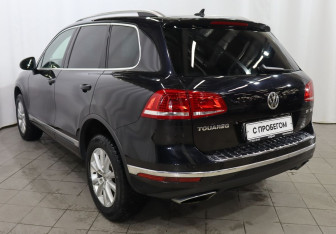 Подержанный автомобиль Volkswagen Touareg 2016 года (6 фото)