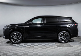 Подержанный автомобиль Jaecoo J8 2024 года (8 фото)