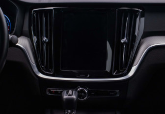 Подержанный автомобиль Volvo S60 2019 года (14 фото)