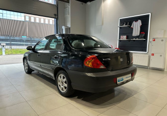 Подержанный автомобиль Kia Spectra Sedan 2008 года (6 фото)