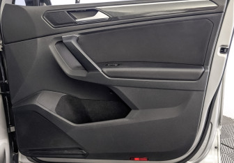 Подержанный автомобиль Volkswagen Tiguan 2019 года (25 фото)