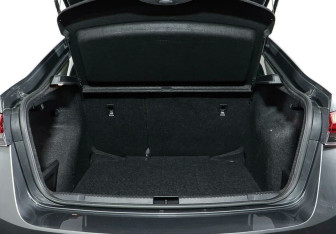 Подержанный автомобиль Skoda Rapid Liftback 2021 года (16 фото)