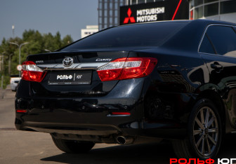 Подержанный автомобиль Toyota Camry Sedan 2013 года (16 фото)