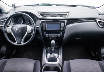 Подержанный автомобиль Nissan Qashqai 2016 года (13 фото)