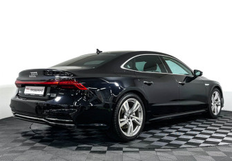 Подержанный автомобиль Audi A7 2023 года (5 фото)
