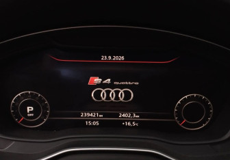 Подержанный автомобиль Audi A4 Sedan 2016 года (13 фото)