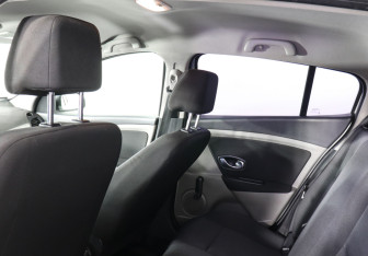 Подержанный автомобиль Renault Megane Hatchback 2012 года (8 фото)