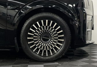 Подержанный автомобиль Zeekr 009 2023 года (27 фото)