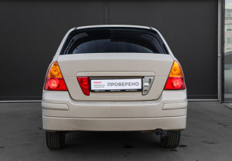 Подержанный автомобиль Suzuki Liana Sedan 2007 года (5 фото)