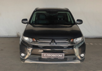 Подержанный автомобиль Mitsubishi Outlander 2018 года (2 фото)