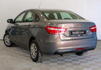 Подержанный автомобиль LADA (ВАЗ) Vesta Sedan 2016 года (7 фото)