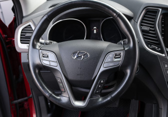 Подержанный автомобиль Hyundai Santa Fe 2015 года (16 фото)