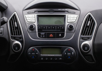 Подержанный автомобиль Hyundai ix35 2010 года (14 фото)