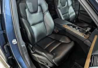 Подержанный автомобиль Volvo XC90 2018 года (24 фото)