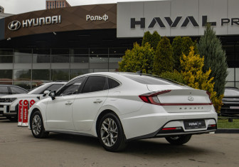 Подержанный автомобиль Hyundai Sonata 2020 года (5 фото)
