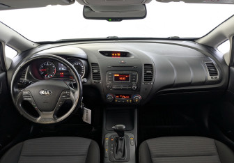 Подержанный автомобиль Kia Cerato Sedan 2015 года (14 фото)