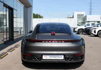Подержанный автомобиль Porsche 911 Coupe 2021 года (6 фото)
