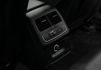 Подержанный автомобиль Audi A4 Sedan 2018 года (17 фото)