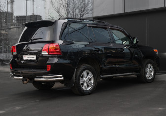 Подержанный автомобиль Toyota Land Cruiser Suv 2012 года (5 фото)