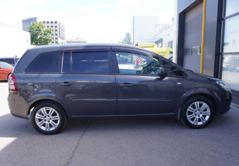 Подержанный автомобиль Opel Zafira Compactvan 2012 года (4 фото)