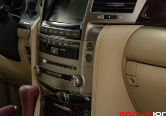 Подержанный автомобиль Lexus LX 2013 года (13 фото)