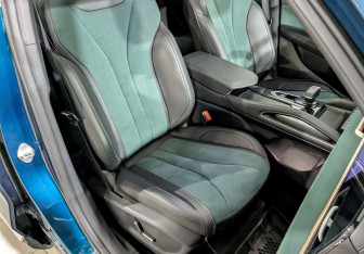 Подержанный автомобиль Geely Monjaro 2023 года (24 фото)