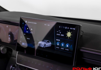 Подержанный автомобиль Toyota Camry Sedan 2024 года (19 фото)