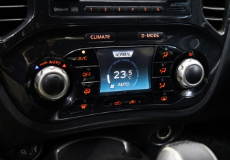 Подержанный автомобиль Nissan Juke 2011 года (9 фото)