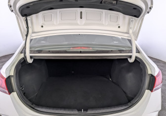 Подержанный автомобиль Hyundai Solaris Sedan 2021 года (10 фото)