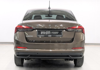 Подержанный автомобиль Skoda Rapid Liftback 2022 года (6 фото)