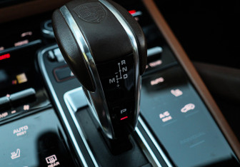Подержанный автомобиль Porsche Cayenne 2021 года (20 фото)