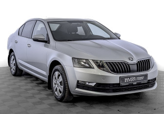 Подержанный автомобиль Skoda Octavia Liftback 2019 года (3 фото)
