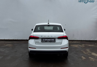 Подержанный автомобиль Skoda Rapid Liftback 2021 года (7 фото)