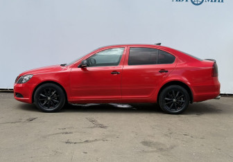 Подержанный автомобиль Skoda Octavia Liftback 2013 года (8 фото)