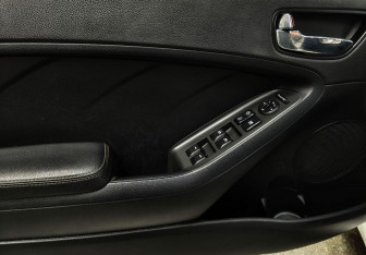 Подержанный автомобиль Kia Cerato Sedan 2018 года (13 фото)