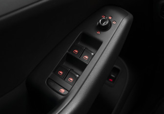 Подержанный автомобиль Audi Q5 2011 года (16 фото)