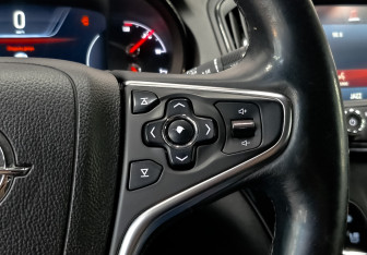 Подержанный автомобиль Opel Insignia Wagon 2014 года (26 фото)