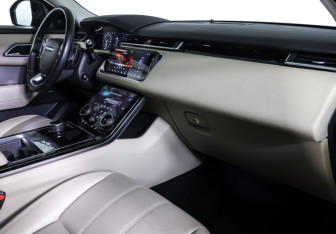 Подержанный автомобиль Land Rover Range Rover Velar 2019 года (10 фото)