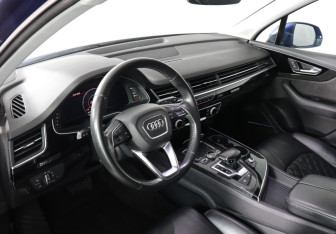 Подержанный автомобиль Audi Q7 2019 года (9 фото)