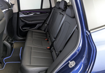 Подержанный автомобиль BMW X3 2020 года (12 фото)