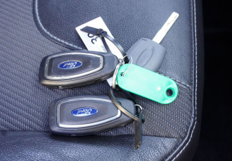 Подержанный автомобиль Ford Kuga 2016 года (15 фото)