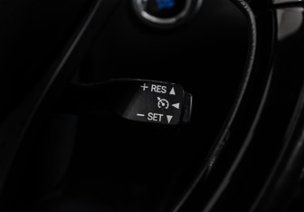 Подержанный автомобиль Toyota C-HR 2019 года (17 фото)