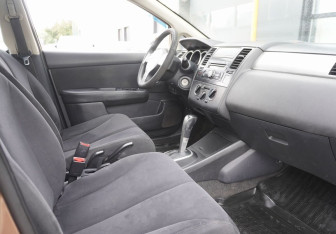 Подержанный автомобиль Nissan Tiida Sedan 2008 года (11 фото)