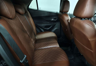 Подержанный автомобиль Opel Mokka 2013 года (12 фото)